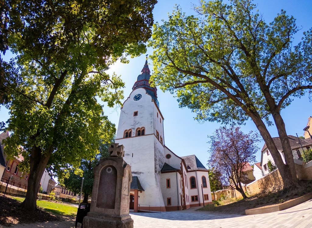 Martinskirche Nierstein Außenansicht Kultursinn Rhein-Selz, © www.inmedia.info Martinskirche Nierstein Außenansicht Kultursinn Rhein-Selz, © www.inmedia.info