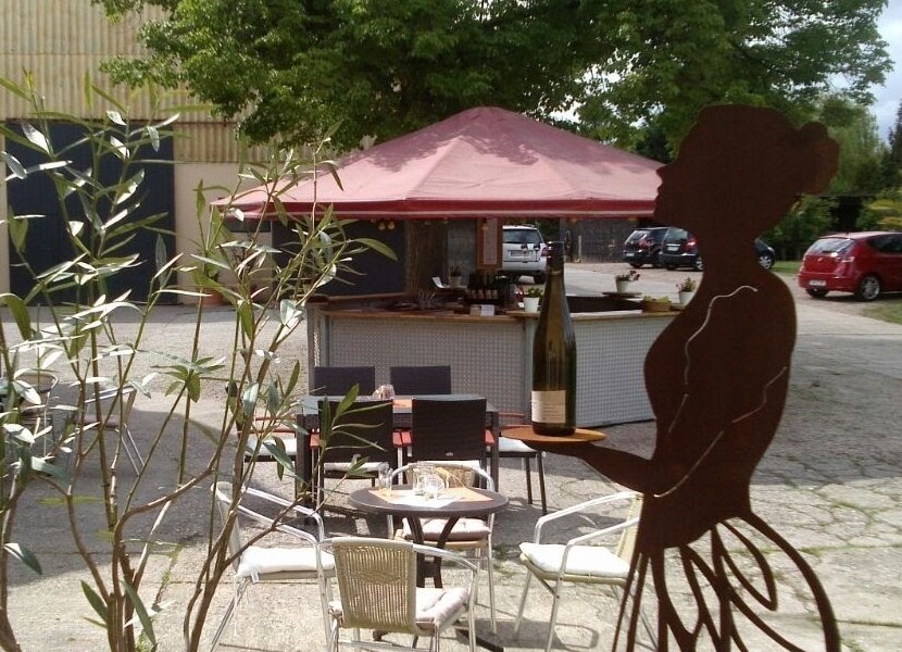 Weingut Philipp Schnabel_Weinschirm, © Weingut Philipp Schnabel Weingut Philipp Schnabel_Weinschirm, © Weingut Philipp Schnabel