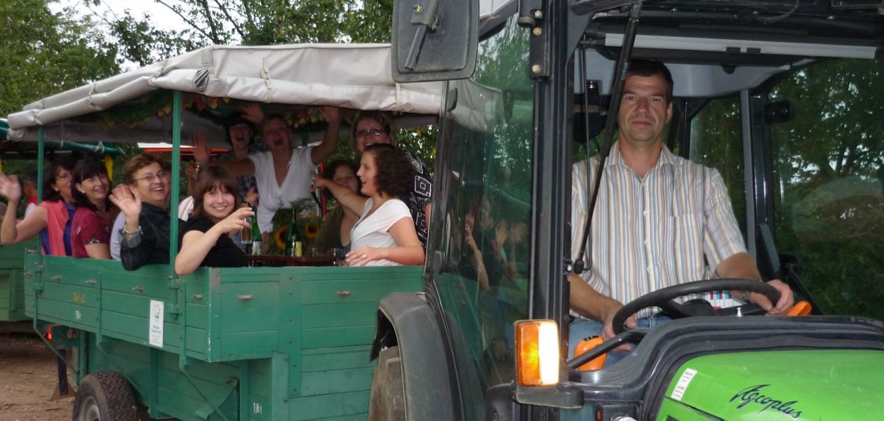 Weingut Friedrichshof_Funzelfahrt, © Weingut Friedrichshof Weingut Friedrichshof_Funzelfahrt, © Weingut Friedrichshof