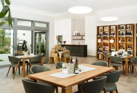 Vinothek im Weingut Paulinenhof 1 © Carsten Costard Vinothek im Weingut Paulinenhof 1 © Carsten Costard