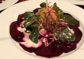 Martinsgans, © Weingut Brüder Dr. Becker Martinsgans, © Weingut Brüder Dr. Becker