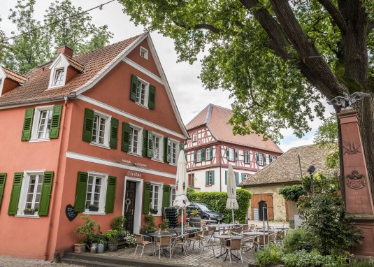 Weinstube Civitas © http://achimmeurer.com Weinstube Civitas © http://achimmeurer.com