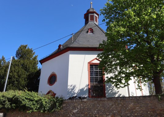 Evangelische Kirche Uelversheim © Tourismus Service Center der Verbandsgemeinde Rhein-Selz Evangelische Kirche Uelversheim © Tourismus Service Center der Verbandsgemeinde Rhein-Selz