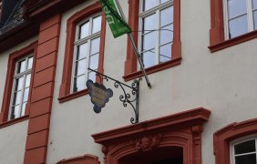 Deutsches Weinbaumuseum Eingangsbereich © CC0 Tourismus Service Center Rhein-Selz Deutsches Weinbaumuseum Eingangsbereich © CC0 Tourismus Service Center Rhein-Selz