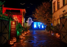 Halloween Quiznacht Domhof, © Weingut Domhof, Bild mit KI-Unterstützung erstellt Halloween Quiznacht Domhof, © Weingut Domhof, Bild mit KI-Unterstützung erstellt