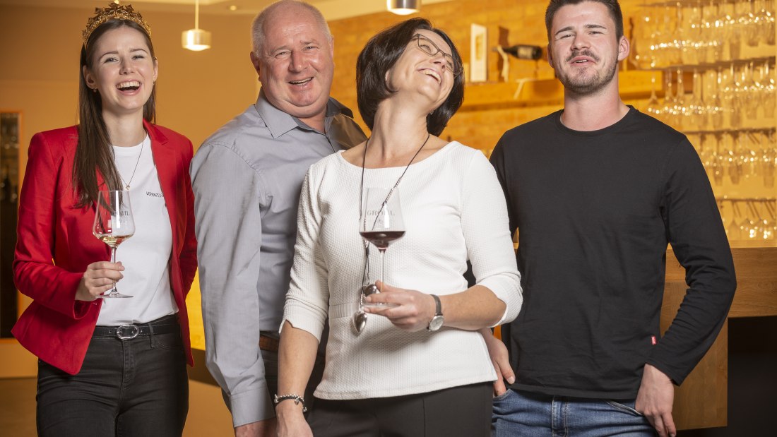 groehl-t2661-photos-weinprinzessin-7433, © Weingut Eckehart Gröhl groehl-t2661-photos-weinprinzessin-7433, © Weingut Eckehart Gröhl