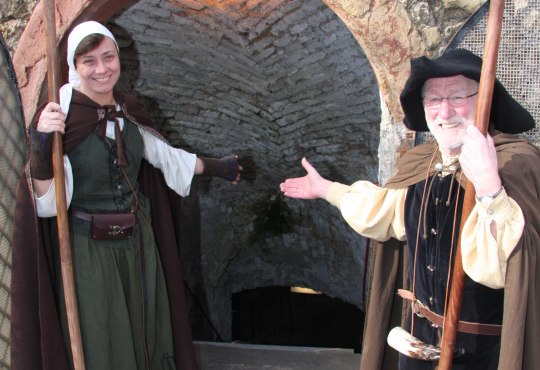 Die Nachtwächter von Oppenheim bei ihrem Rundgang durch die Stadt., © C. Muehleck, Stadt Oppenheim Die Nachtwächter von Oppenheim bei ihrem Rundgang durch die Stadt., © C. Muehleck, Stadt Oppenheim