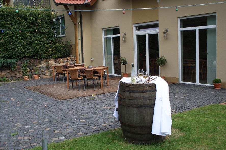 Weingut Bischmann_Terr_Fass, © Weingut Bischmann Weingut Bischmann_Terr_Fass, © Weingut Bischmann