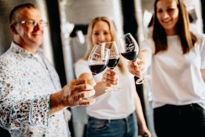 Kerb im FamilienWeingut R&auml;der, &copy; Timo R&auml;der