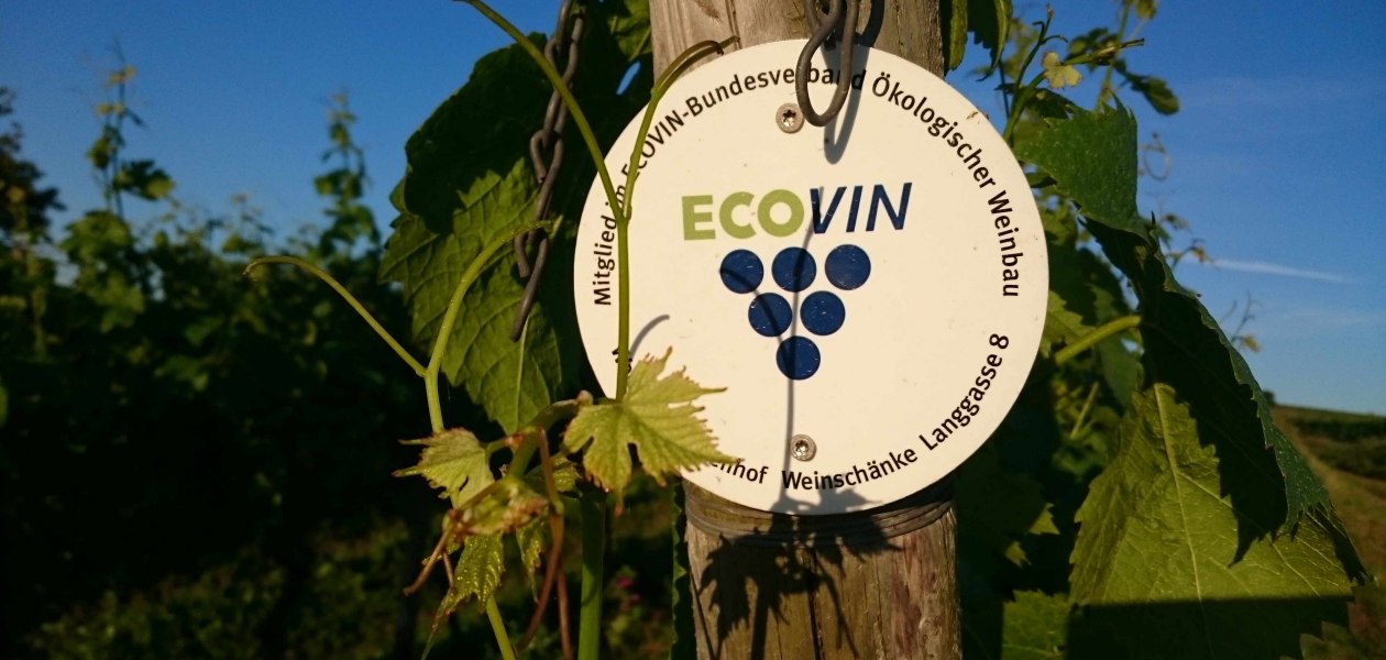 Weingut Kronenhof_Ecovin Schild, &copy; Weingut Kronenhof