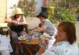 Genie&szlig;en im Hof, &copy; Weingut J&uuml;rgen Bernhard