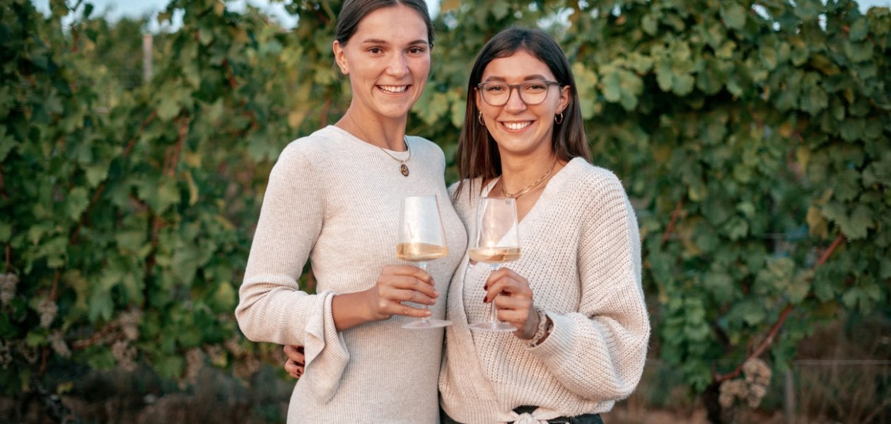Weingut Wasem Doppelst&uuml;ck_Schwestern 2, &copy; Weingut Wasem Doppelst&uuml;ck