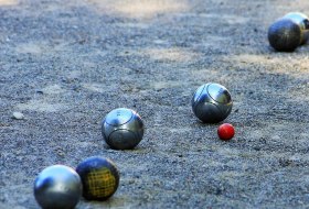 Boule im Mehrgenerationenpark Selzen &copy; pixabay