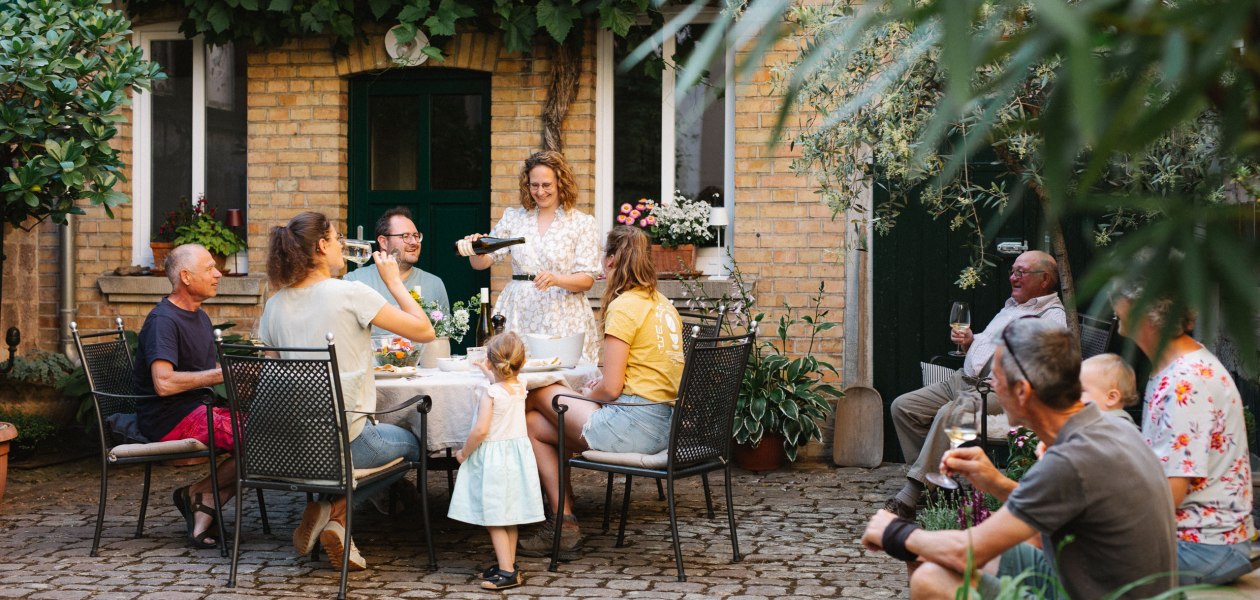 Weingut M&uuml;ller-Oswald_Hof, &copy; Weingut M&uuml;ller-Oswald