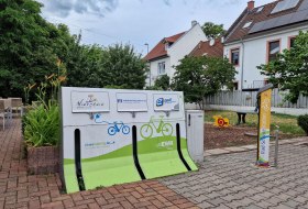 Rad-Service-Station bei Eis-Morano in Nierstein