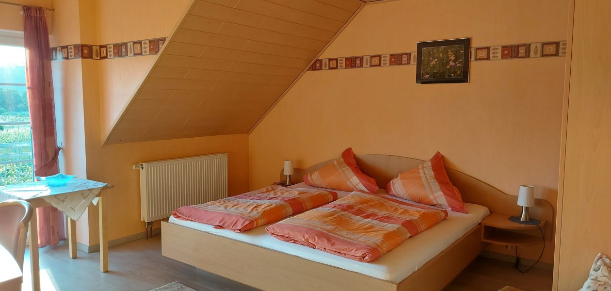 Weingut Otto Becker_G&auml;stezimmer, &copy; Weingut Otto Becker