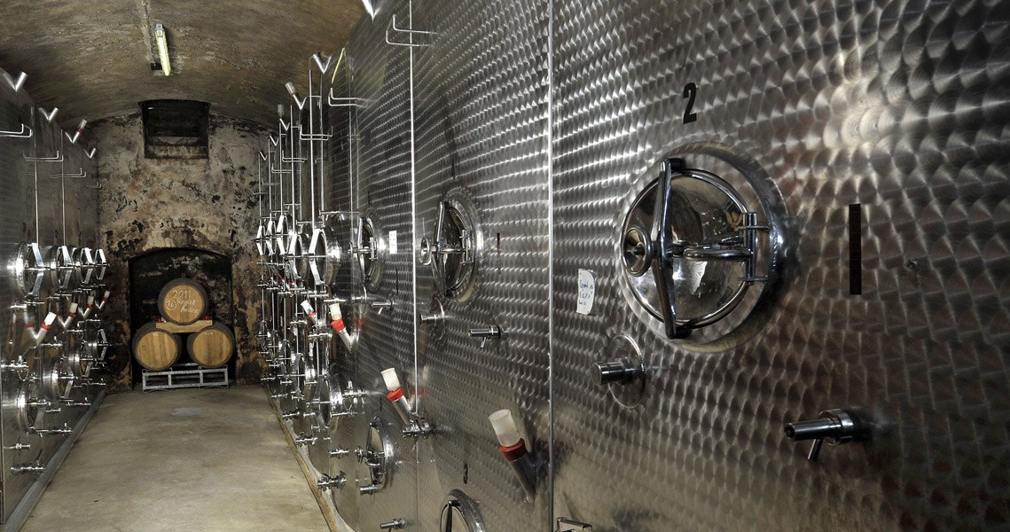 Weingut Wartsteigerhof_Wei&szlig;weinkeller, &copy; Weingut Wartsteigerhof