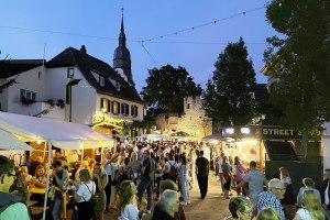 Winzerfest Nierstein - Fronhof, &copy; Hans B&uuml;rkle