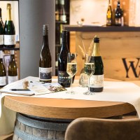 Vinothek Weinzuhause Detail &copy; Carsten Costard