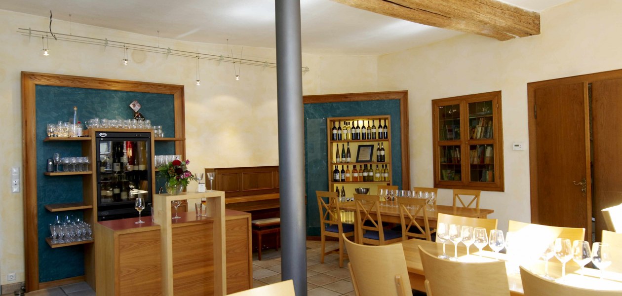 Weingut Kronenhof_Vinothek, &copy; Weingut Kronenhof