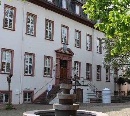 Leininger Schloss Brunnen © Isabella Heider