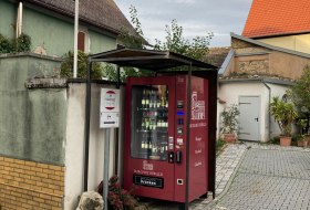 Vinomat am Parkplatz Weingut Oswald © Weingut Oswald