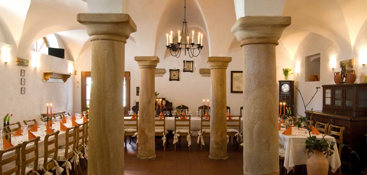 Weingut H. L. Menger_Probierstube, &copy; Weingut H. L. Menger