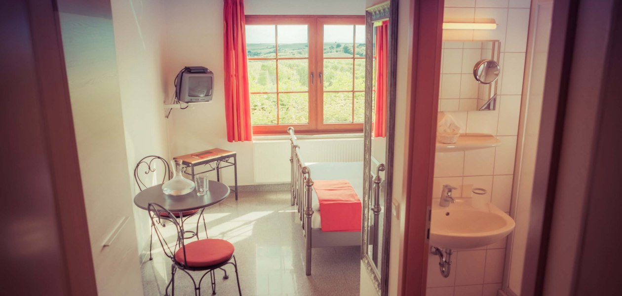 Weingut Hagemann_Gaestehaus mit 8 Doppelzimmern, &copy; Weingut Hagemann