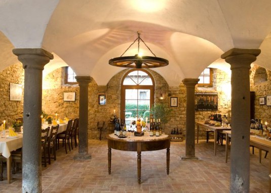 Weingew&ouml;lbe Weingut Schwanhof Schuppert &copy; Weingut Schuppert
