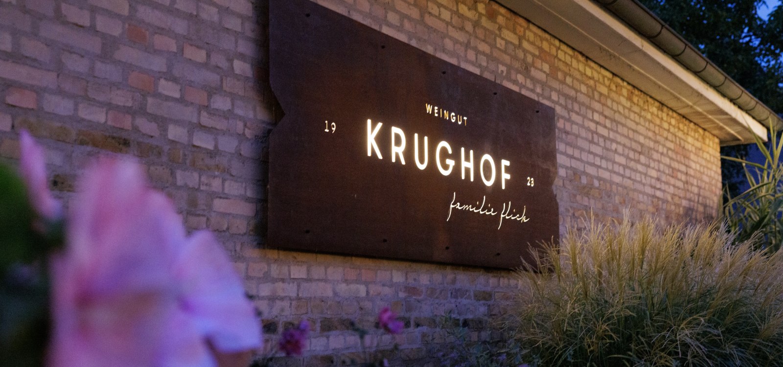 Weingut Krughof_Schild, &copy; Weingut Krughof