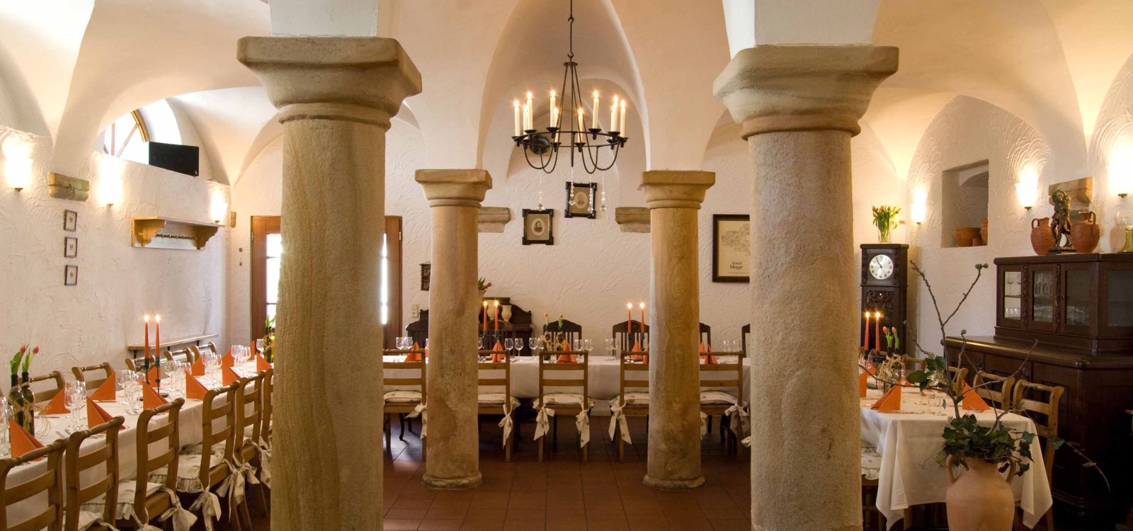 Weingut H. L. Menger_Probierstube, &copy; Weingut H. L. Menger