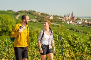 RheinTerrassenweg: Katharinenkirche, &copy; Dominik Ketz