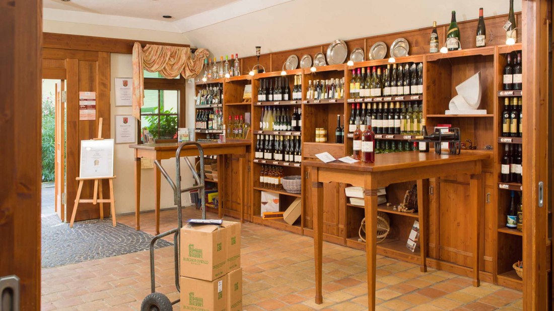 Weingut Burghof Oswald_Vinothek, &copy; Weingut Burghof Oswald