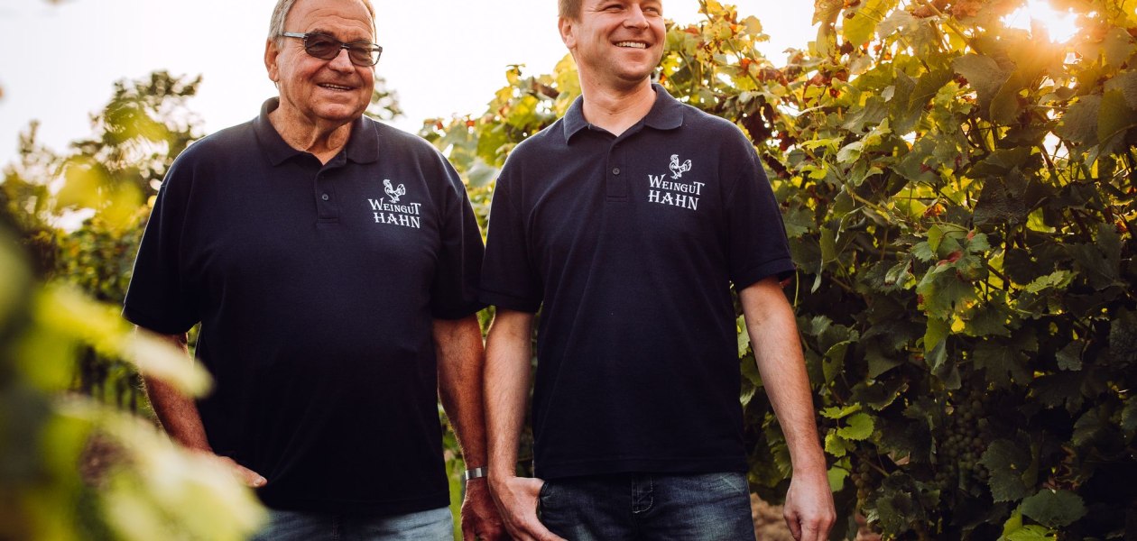 Weingut Klaus und Stefan Hahn_Senior_Junior, &copy; Simone Bonnet