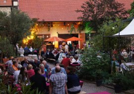 Weingut D&auml;twyl Hoffest, &copy; Lukas Dettweiler
