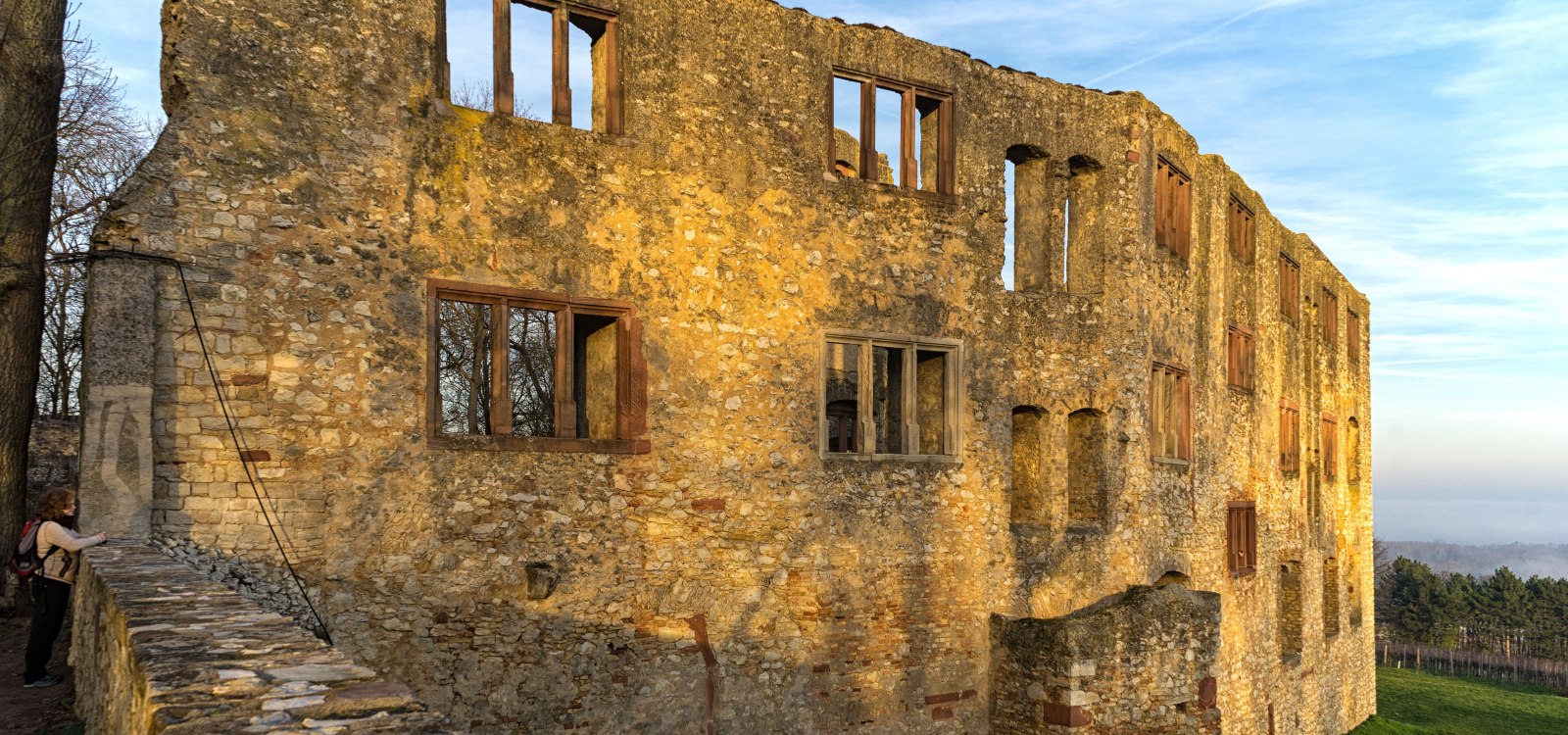 Burgruine in der Abendsonne