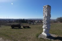 Evolutionssäule Dorn-Dürkheim mit Rastplatz, © TSC Rhein-Selz