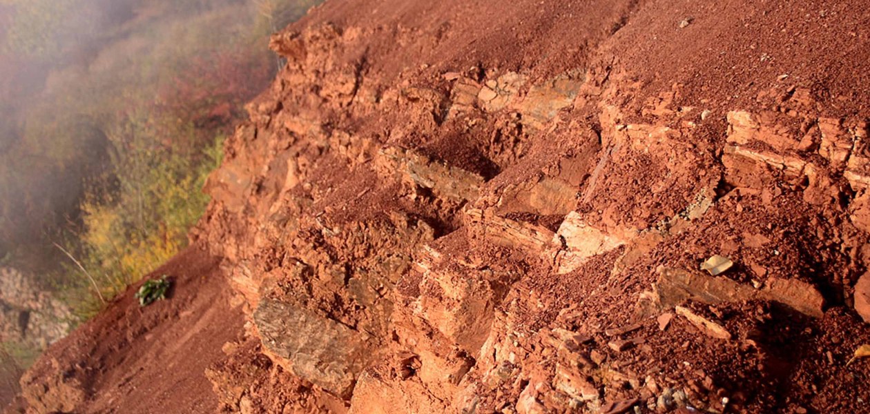 Spanier-Gillot_Urgesteinsfelsband-am-Roten-Hang, &copy; Weingut Carolin Spanier-Gillot & H.O. Spanier