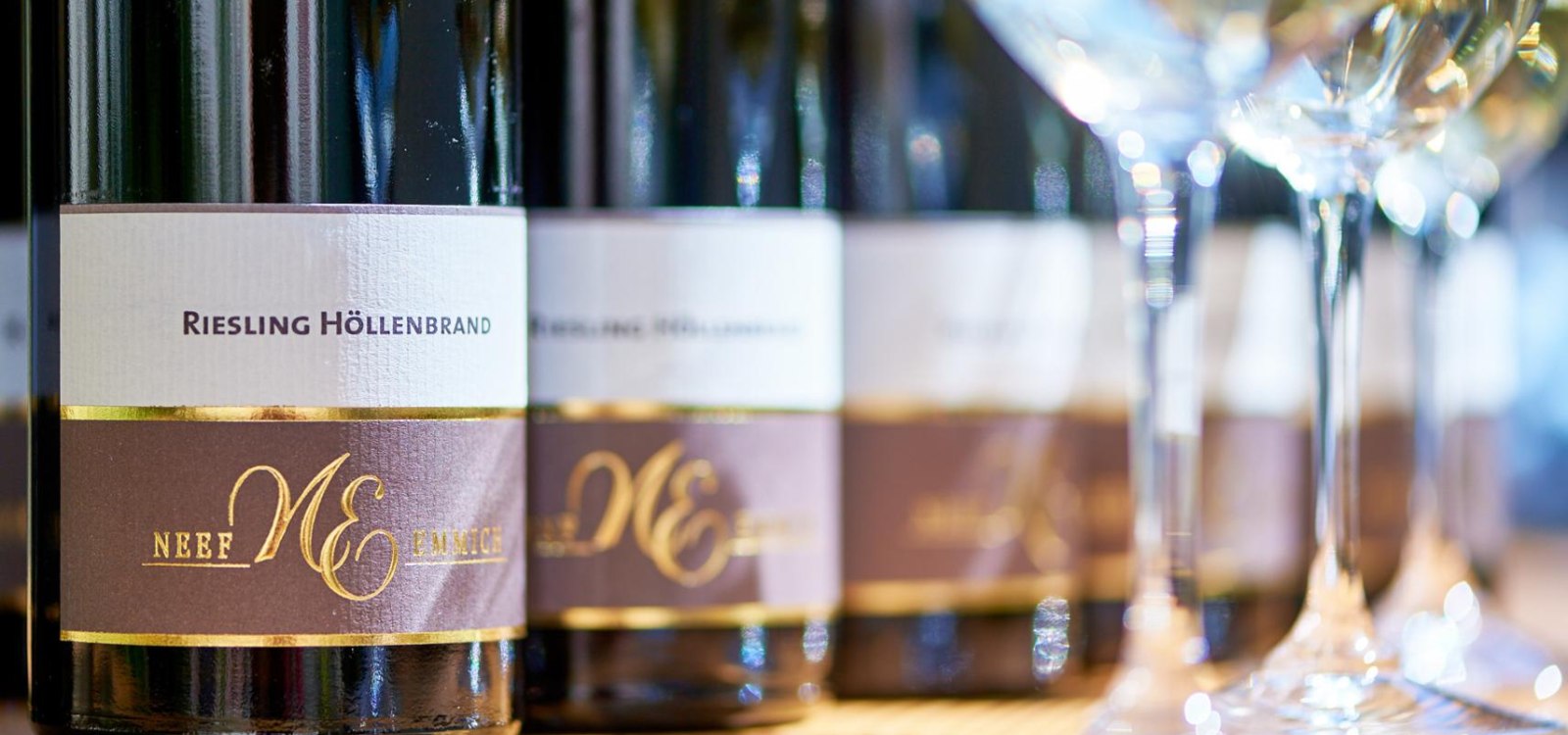 Weingut Neef-Emmich_Weinflasche, &copy; Weingut Neef-Emmich