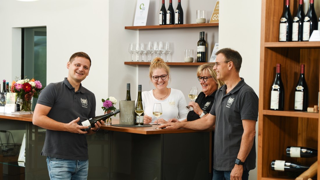 Weingut Paulinenhof_Familie Bernhard, &copy; Weingut Paulinenhof