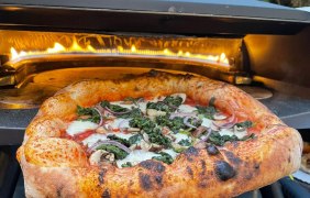 Pizza und Wein &copy; Weingut am Honigberg