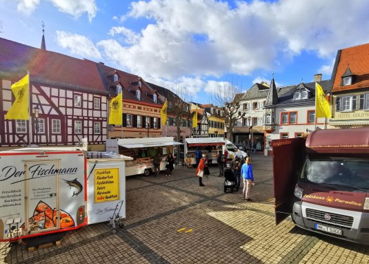 Wochenmarkt in Oppenheim &copy; Stadt Oppenheim, Christopher M&uuml;hleck