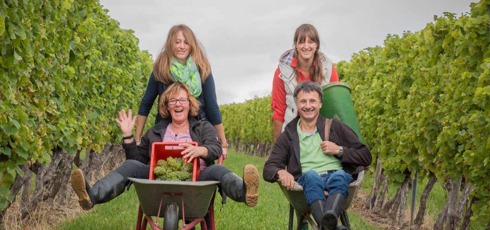 Nikolaushof_Familie im Weinberg, &copy; Nikolaushof