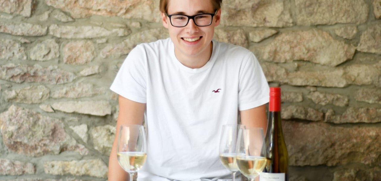 Ch.W. Bernhard_Jjustus Bernhard und seine Scheurebe, &copy; Ch.W. Bernhard